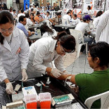 Anuncian una vacuna que reduce en un tercio de los casos el contagio del sida