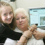 Un niña de 10 años subasta a su abuela en e-bay... y llega a los 2.000 euros antes de que la retiren [ENG]