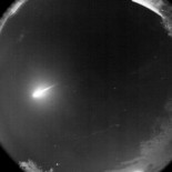 Astrónomos presentan video de meteorito que alcanzó a ser 100 veces más brillante que la luna llena