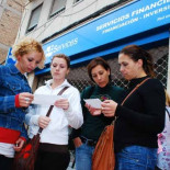 76 españoles se quedan tirados en la calle en Rumanía tras ser víctimas de una estafa