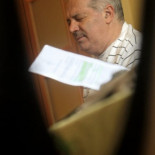 Fuera del quirófano por un recibo impagado