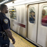 Campaña en el metro de NY: "Un millón de neoyorkinos son buenos sin Dios. ¿Lo eres tú?"