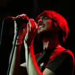 Internet divide a la música