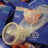 Polémica por enseñar a utilizar condones con 13 años