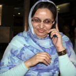 Una ambulancia traslada a Aminetu Haidar a un hospital