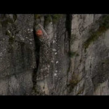 Demoliendo acantilados desde un helicóptero