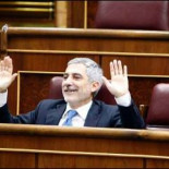 Llamazares pide a los empresarios que reflexionen sobre si es "modélico" tener de representante a Díaz Ferrán