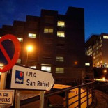 Sufre un infarto en la puerta de un hospital privado, no lo atienden y muere camino de un hospital público
