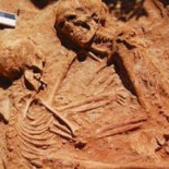 Seis mil años abrazados