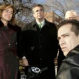 El Langui a Botella: "Aquí no necesitamos políticos haciéndose fotos, sino colegios y tapas para las alcantarillas"