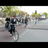 Increible Video de Youtube: Hora punta en Utrech.Bicis Bicis Bicis... Sin atascos, Sin coches... se usan para casi todo