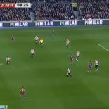 El As borra a un defensa de la foto del fuera de juego de Alves (CAT)