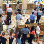 Los directivos ganan más que nunca mientras se disparan los inframileuristas