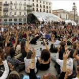 Los 'Indignados' buscan reunir un millón de firmas para elaborar una ley de participación ciudadana