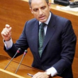 Camps, abucheado por "indignados", dice que no quiere a jóvenes "manipulables"