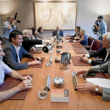 Las Cortes pactan en secreto una indemnización para diputados en paro