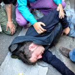 Uno que orinaba sangre (o la pequeña historia, esta sí verdadera, de un apaleado del 15-M)