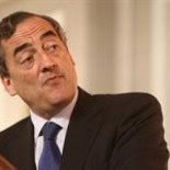 El Jefe de la patronal hace gala de su liberalismo antiobrero y carga contra funcionarios, parados y estudiantes