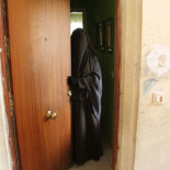 "Mujer, cumple con lo que pida tu marido, no importa lo que sea"