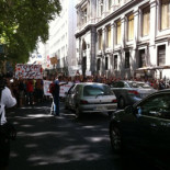 Los indignados bloquean la Castellana