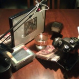 Gota cayendo frente a dibujo de MC Escher