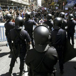 PSOE y PP se burlan de los 'indignados': cambian la ley electoral para blindarse