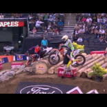 Desastrosa carrera de motocross femenino