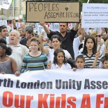 Cientos de londinenses protestan en las calles