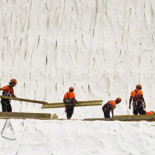 Los cristianos de base critican el boato de la JMJ