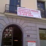 Denuncian ante Juzgado a Aguirre y Consejera de Educación por colocar carteles religiosos