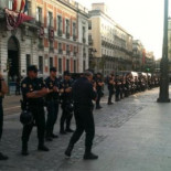 La policía vuelve a cargar en Sol contra los laicos