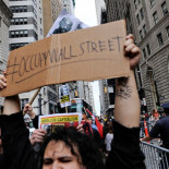 Comienzan las protestas en Wall Street con los manifestantes bloqueados [ENG]
