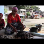 Mujeres filipinas logran la paz entre dos aldeas con una huelga de sexo (ENG)