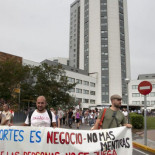Médicos de Bellvitge se ofrecen para operar gratis a enfermos de cáncer para contrarrestar las largas listas de espera