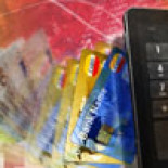 La banca encarece las cuentas y tarjetas un 15% hasta septiembre, así como los créditos e hipotecas