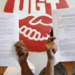 Trabajo investiga a otra empresa por colgar a las mujeres un cartel al ir al aseo