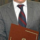 Fernández se prejubila de Caja España con 520.000 € antes de ir al Congreso