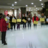 Los abuelos indignados toman una sucursal del Banco Santander en Barcelona