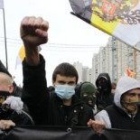 Miles de xenófobos rusos marchan en Moscú contra los inmigrantes