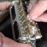 El motor V-12 más pequeño del mundo