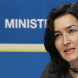 Zapatero retira la Ley Sinde tras un duro enfrentamiento en el consejo