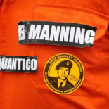 Bradley Manning, la 'garganta profunda' de Wikileaks, se sienta ante el juez tras un año encerrado