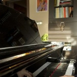 El fiscal pide siete años y medio de cárcel por tocar el piano en casa