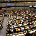 El Congreso paga ayudas de hasta 3.137 euros mensuales a 61 viudas de ex parlamentarios