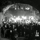 ¿Y si mañana la 'masa enfurecida' pide a El Corte Inglés y la Casa del Libro que no vendan obras ateas y escépticas?