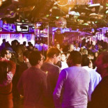 Cotillones que discriminan al hombre con precios más altos