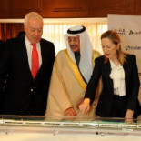 España firma el contrato del siglo pese a la presión francesa