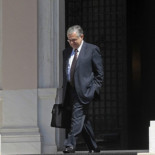 El FMI exige a Grecia suprimir las pagas extra en el sector privado