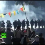 Vídeo de Ocuppy Oakland: La Policía usa granadas de aturdimiento y gas lacrimógeno contra los manifestantes