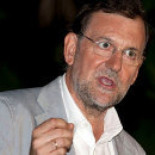 Londres tacha de "idea loca" la tasa financiera que apoyan Sarkozy y Rajoy